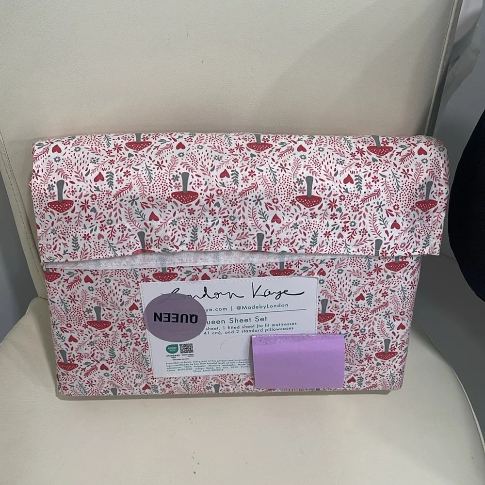 London Kaye White/Pink/Red/Gray Mushrooms & Hearts QUEEN Sheet Set